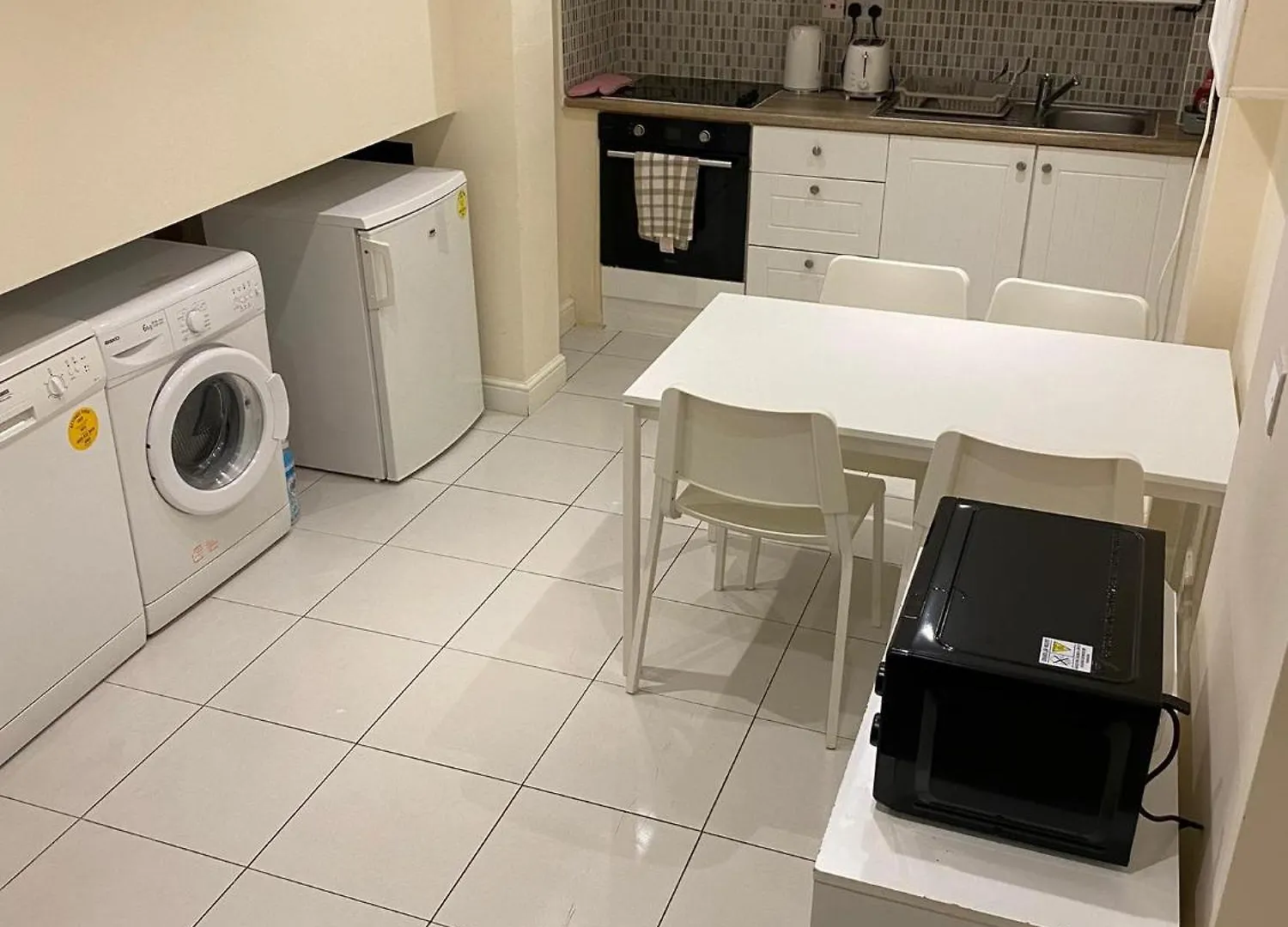 Two-Level Hoxton Apartment 伦敦
